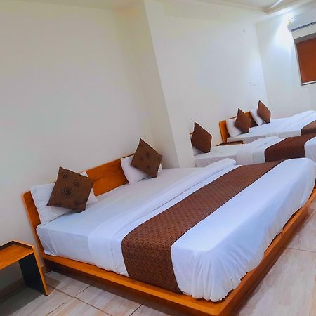 Hotel Nova Pride Rajkot Bagian luar foto