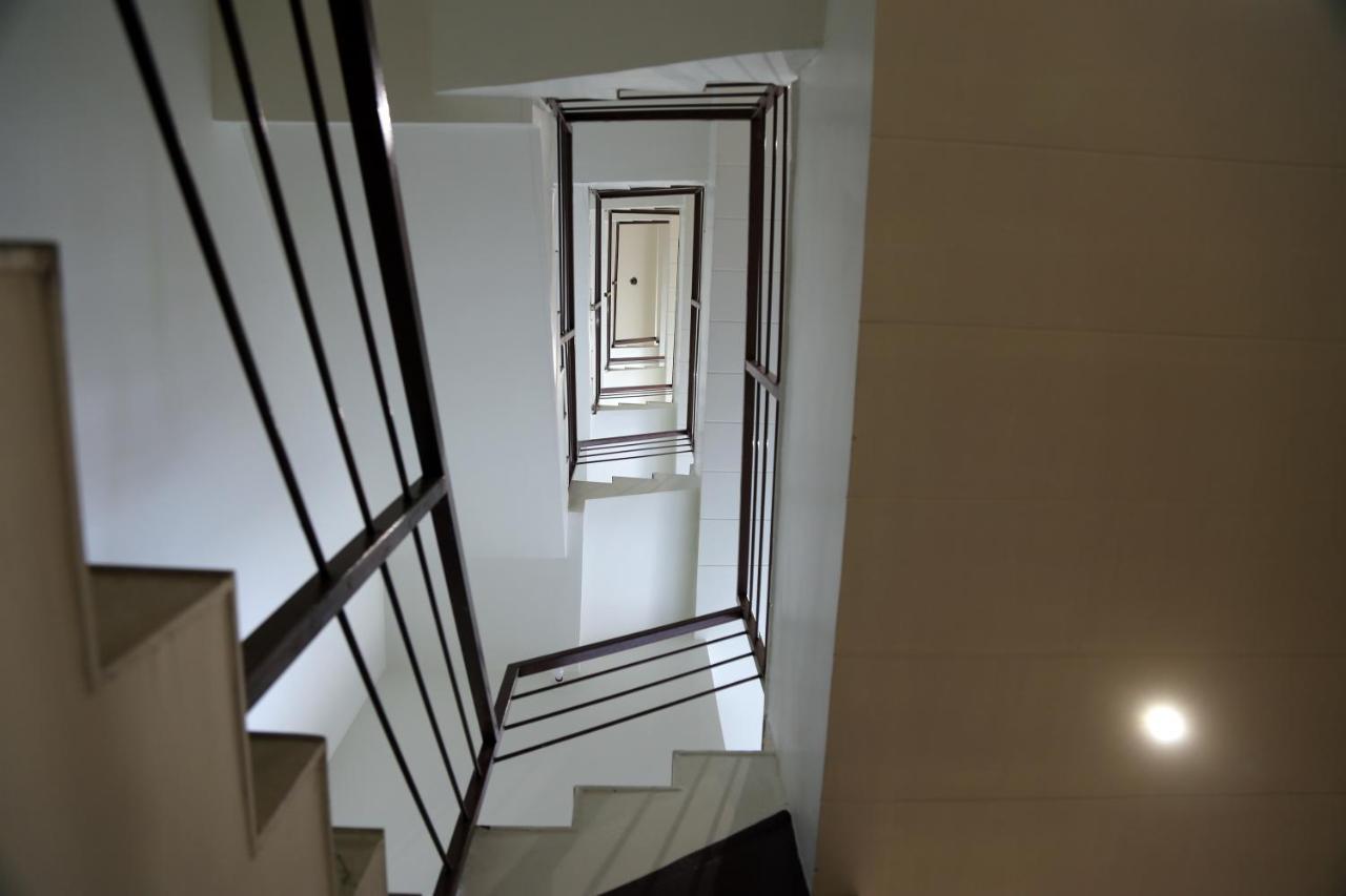 Hotel Nova Pride Rajkot Bagian luar foto