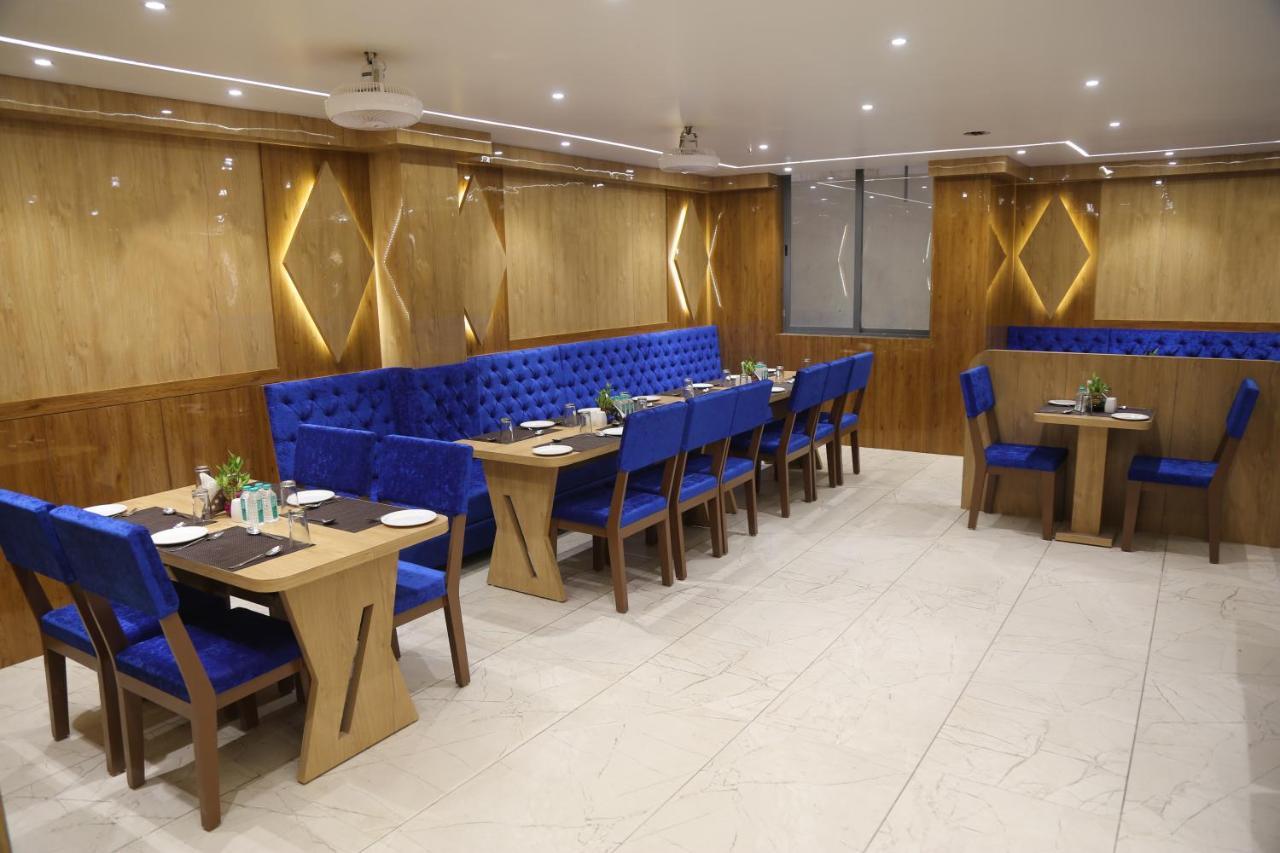 Hotel Nova Pride Rajkot Bagian luar foto