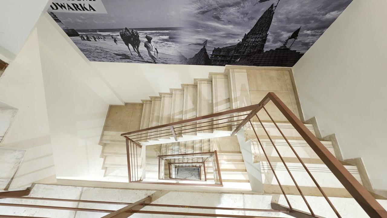 Hotel Nova Pride Rajkot Bagian luar foto