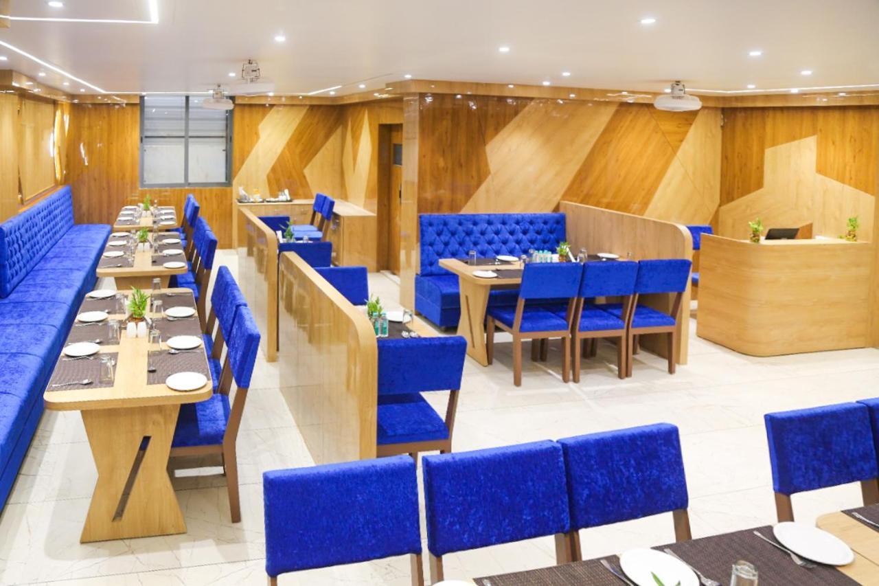 Hotel Nova Pride Rajkot Bagian luar foto
