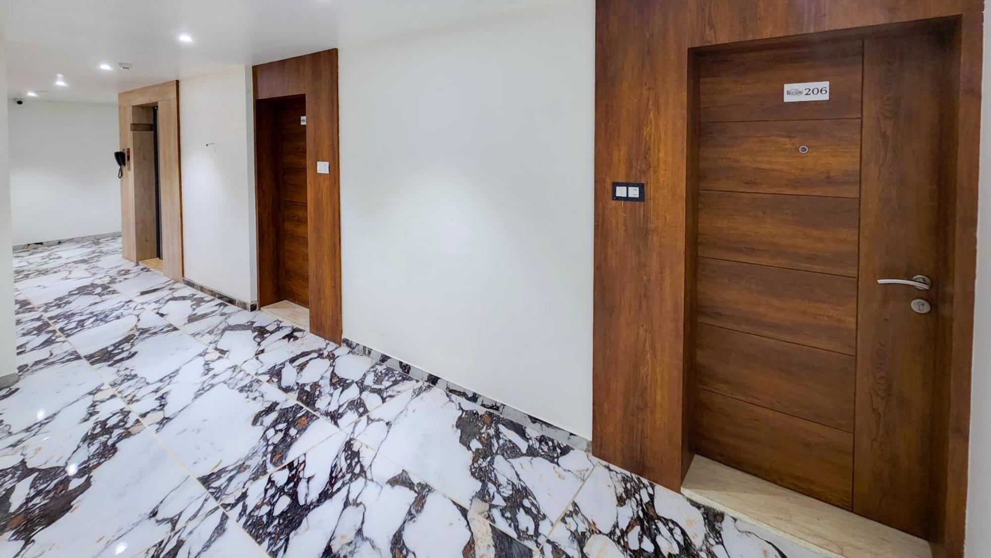 Hotel Nova Pride Rajkot Bagian luar foto