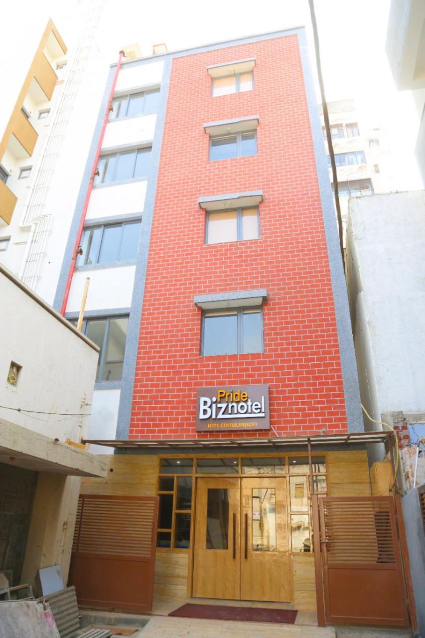 Hotel Nova Pride Rajkot Bagian luar foto